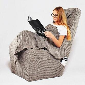 Blanket Chair... I Wish We Had One at Work!