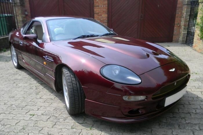 Единственный в своем роде суперкар Aston Martin DB7 уйдет с молотка (4 фото)