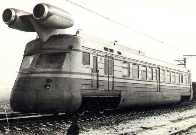 Турбореактивный вагон от СССР и США (15 фото)