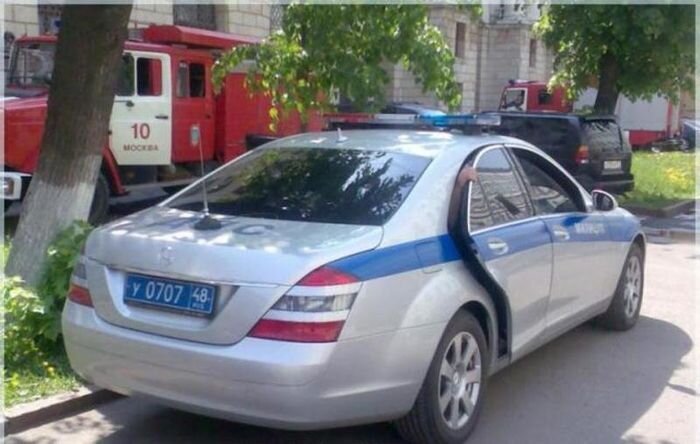 Подборка милицейско-полицейских автомобилей России (20 фото)