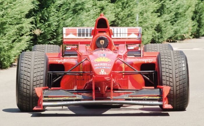 На аукционе продадут болид Формулы-1 Михаэля Шумахера (10 фото+видео)