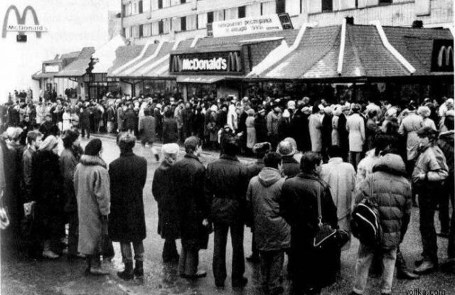 Первый МакДоналдс, 20 лет назад (6 фото)