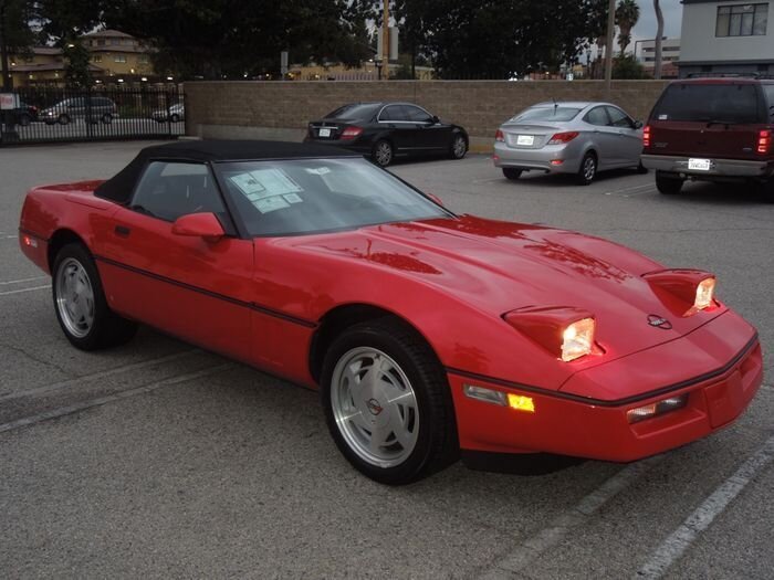 Найдено на Ebay. Угнанный в 89 году  Corvette C4 ушел с молотка (118 фото)