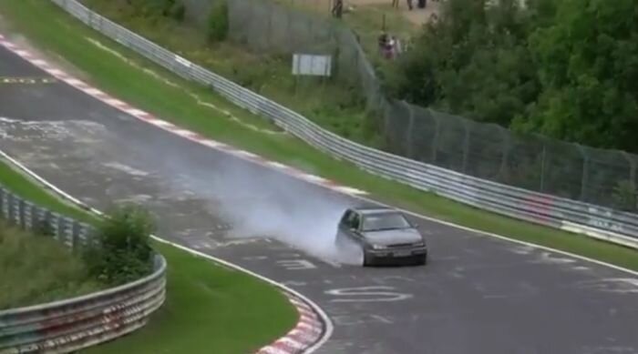 Nürburgring - аварии и удачные моменты 2012 года (2 видео)