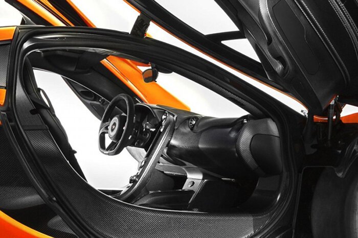 McLaren показал интерьер суперкара Р1
