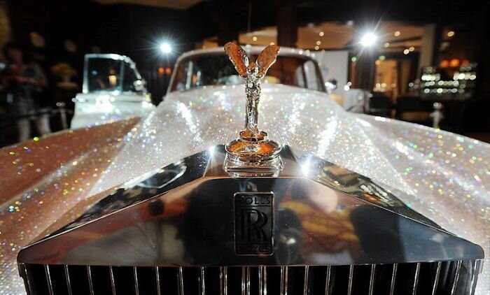Более миллиона кристаллов Swarovski на Rolls-Royce Silver Cloud (6 фото+видео)