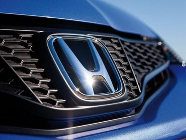 Названы самые устойчивые к выбоинам автомобили