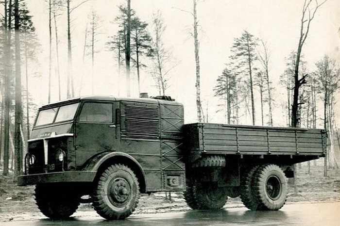 Паровой грузовик родом из СССР