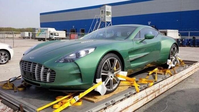 В Казахстане появился самый эксклюзивный Aston Martin (5 фото)