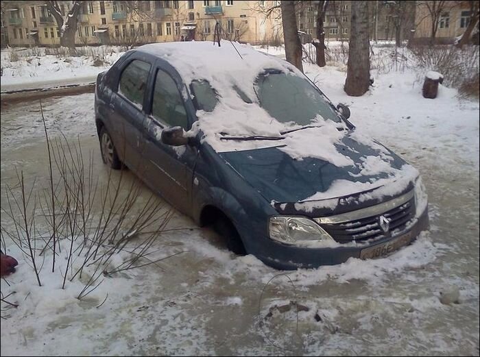 Припарковался до весны (3 фото)