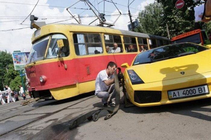  Девушка на Lamborghini парализовала движение в Киеве (8 фото+видео)