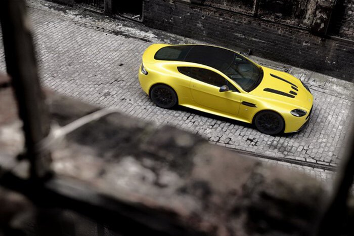 Aston Martin официально представил новый Vantage V12 S