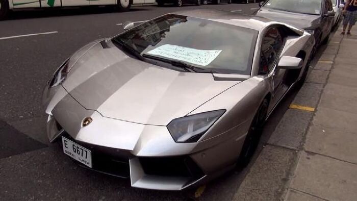 Объявление о продаже Lamborghini Aventador в Лондоне (4 фото+видео)