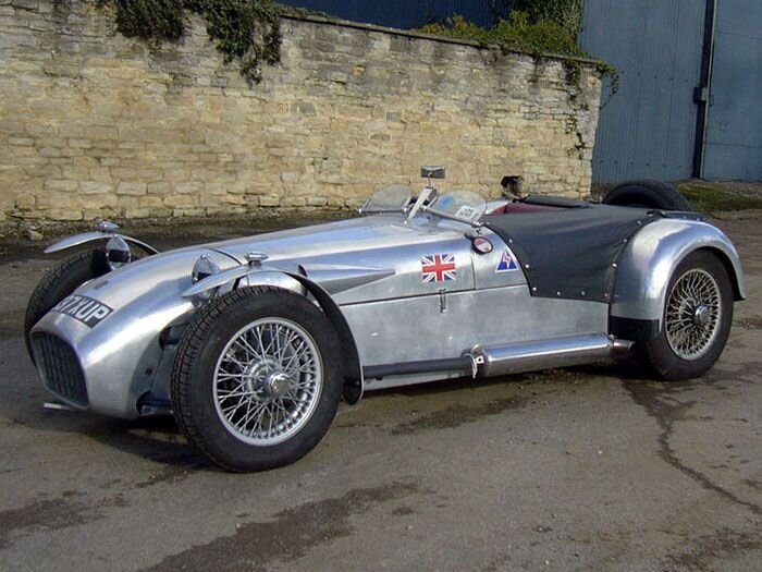Lotus Seven и его наследник (7 фото)