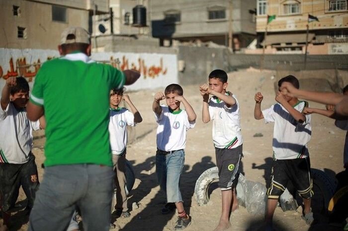 Детский лагерь для будущих боевиков (18 фото)