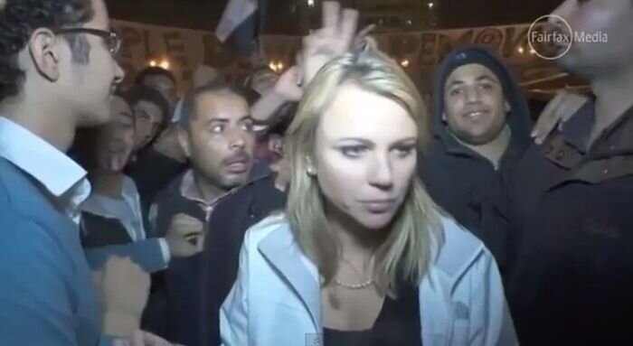 Египтяне снова изнасиловали журналистку (2 видео)