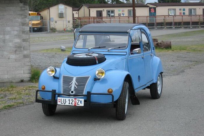 Двухмоторный Citroen 2CV Sahara продается на eBay