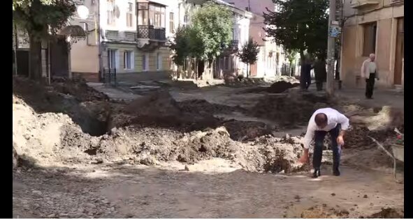 Земля Черновцов против Лжецов