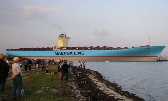 Датский контейнеровоз"EMMA MAERSK".