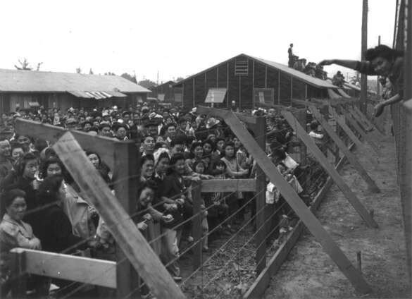 19 февраля 1942 года — президент Рузвельт издал указ об интернировании японцев-граждан США в концлаг