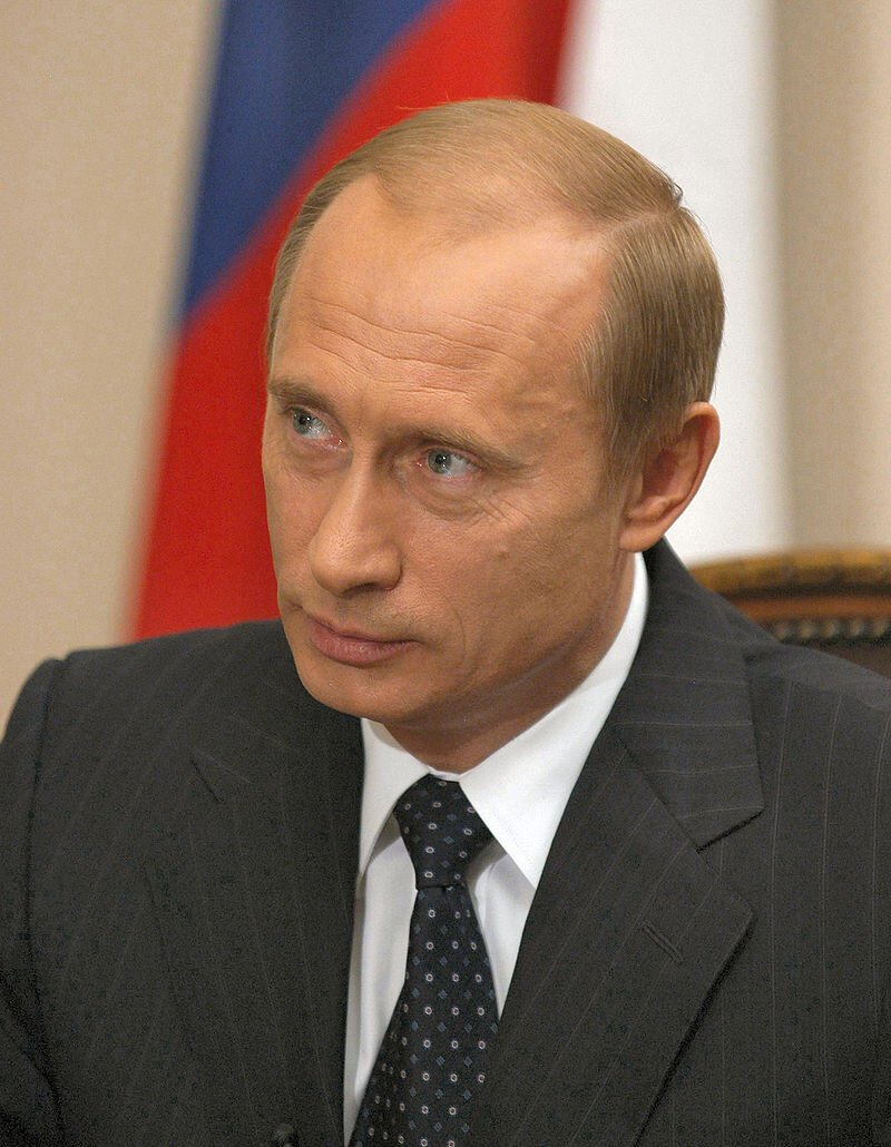 С 26 марта 2000 года нашим президентом стал Владимир Путин