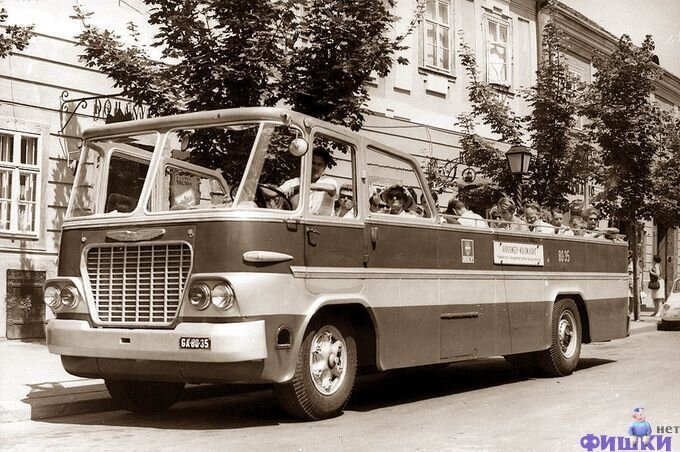 Автобусы-кабриолеты (17 фото)