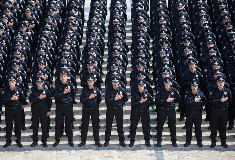 Хроники полиции Киева: одно УВД штурмовали 20 человек, со двора второго угнали две машины