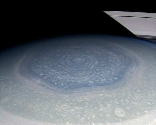 Атмосферный феномен на Сатурне