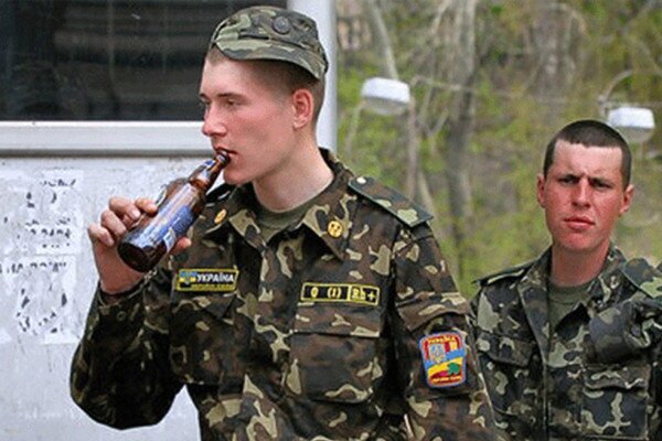 Украинский суд постановил: пьяный ВСУшник хуже обезьяны с гранатой