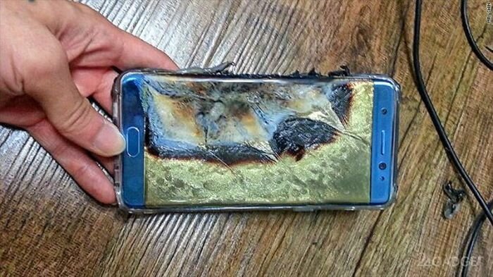 Почему авиакомпании запрещают проносить на борт Galaxy Note7
