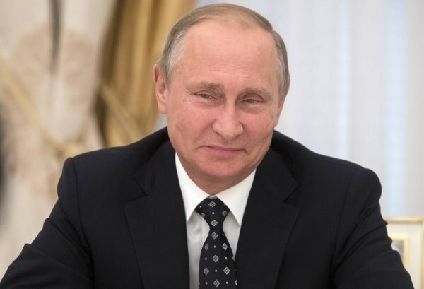 Путина удивила низкая зарплата «учителя года» 