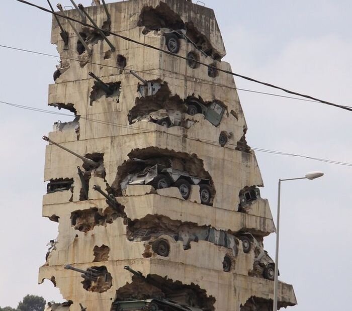 Танковый монумент «Надежда на мир»  в Бейруте (12 фото)