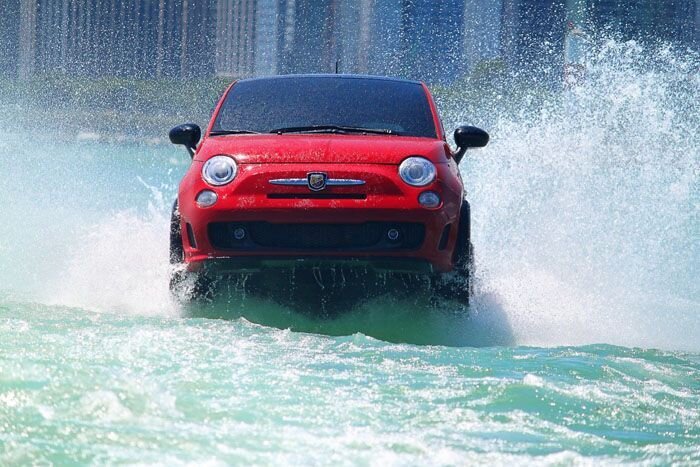 Водоплавающие Fiat 500 в Калифорнии (8 фото+3 видео)