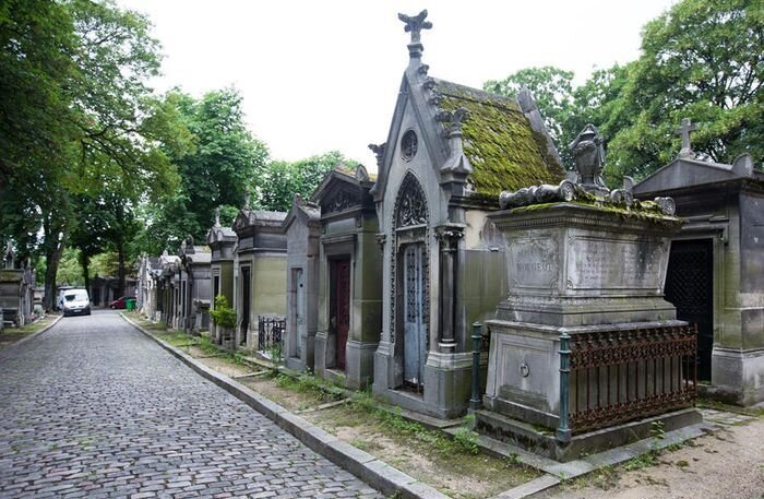 Кладбище Пер-Лашез в Париже (26 фото)