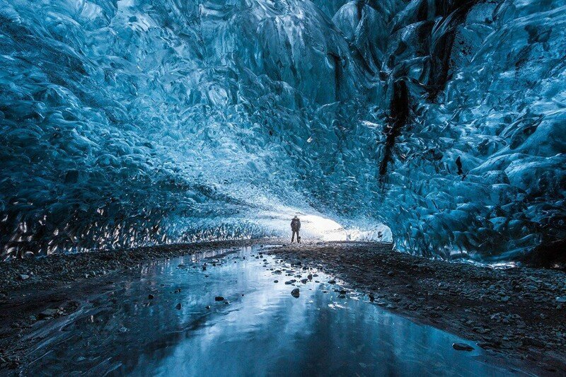 Пещера в леднике Ватнайёкюдль (Vatnajökull), Исландия