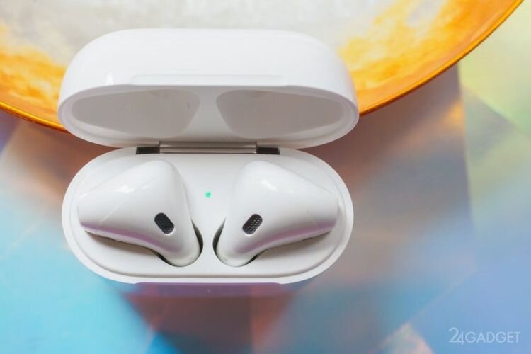 В интернет-магазине Apple появились долгожданные AirPods   (3 фото)
