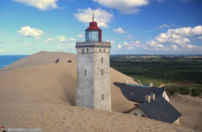 Заброшенный маяк в Дании (9 фото)