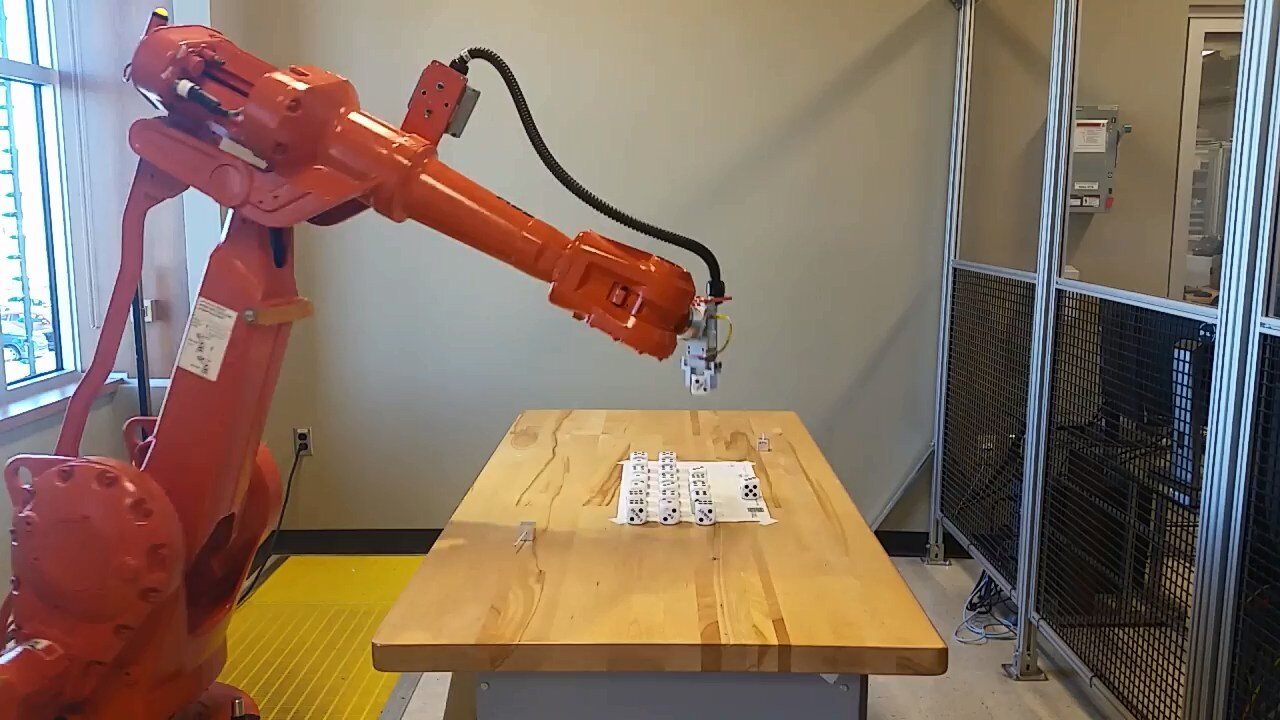 Робот обсуждай. Промышленный робот прикол. Робот прикол. Фишки роботы.