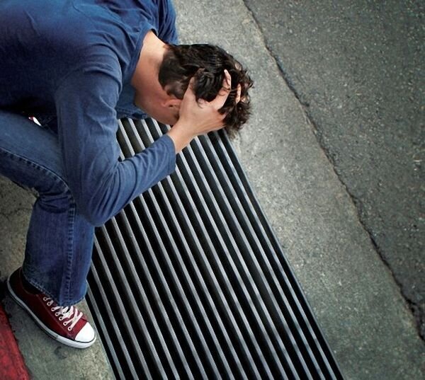 Прикольная реклама телевизоров (3 фото)