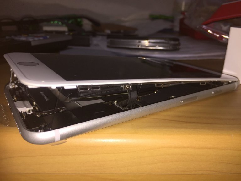 Что творится с новыми iPhone 8 Plus