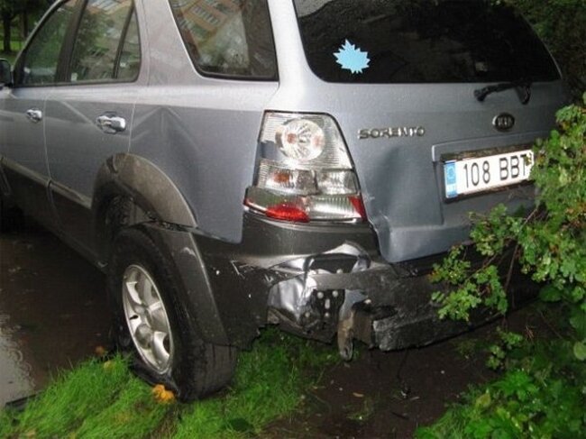 KIA vs BMW (3 фото)