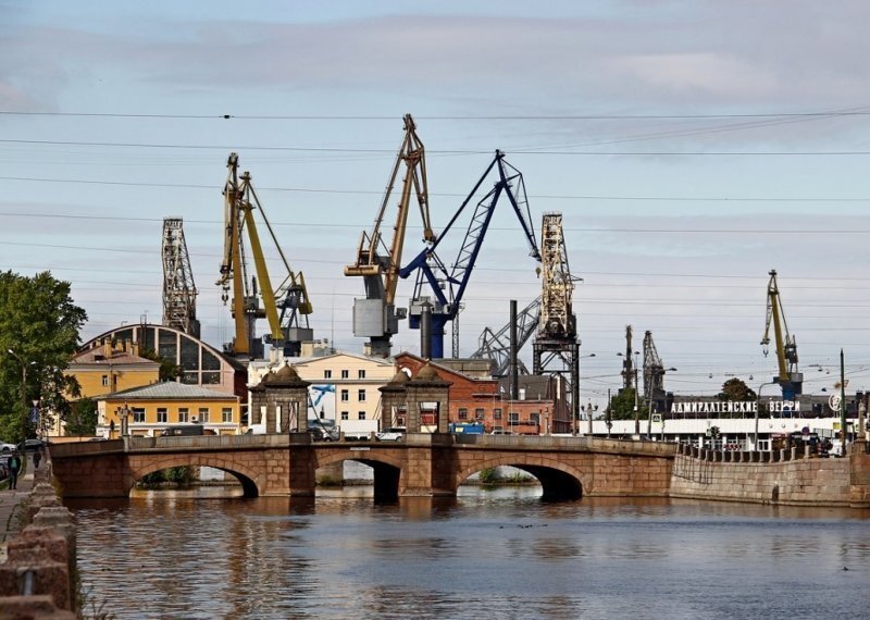 Позвоночник сломан, следы от кипятильника во рту