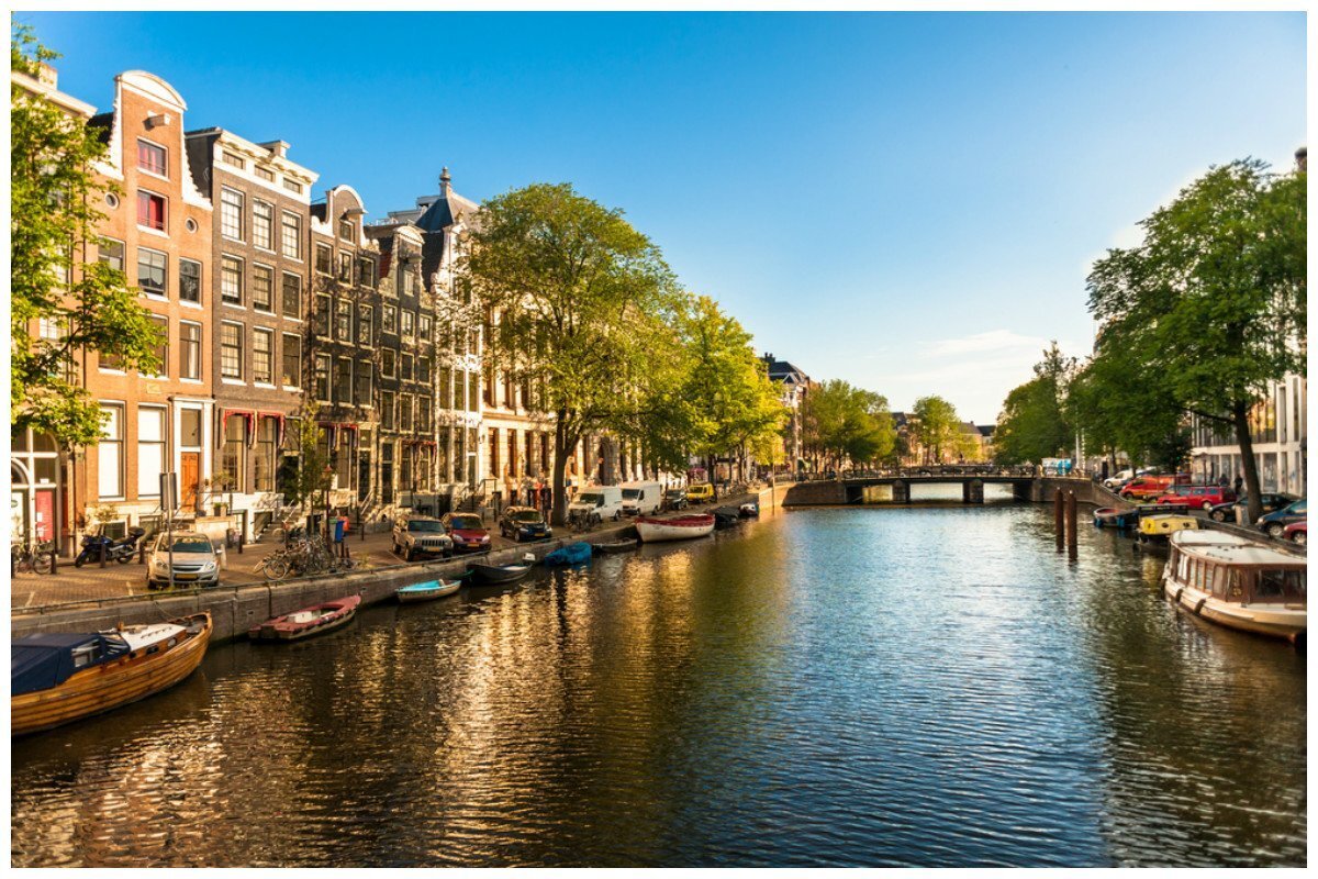 Амстердам река в городе