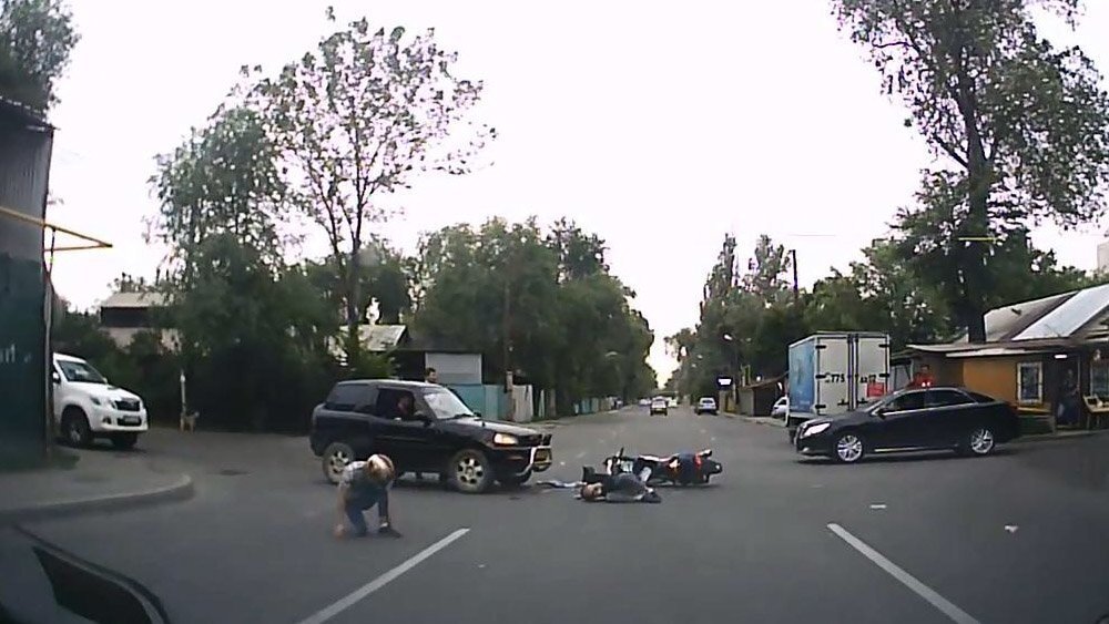 Против шерсти по одностороннему движению на скутере