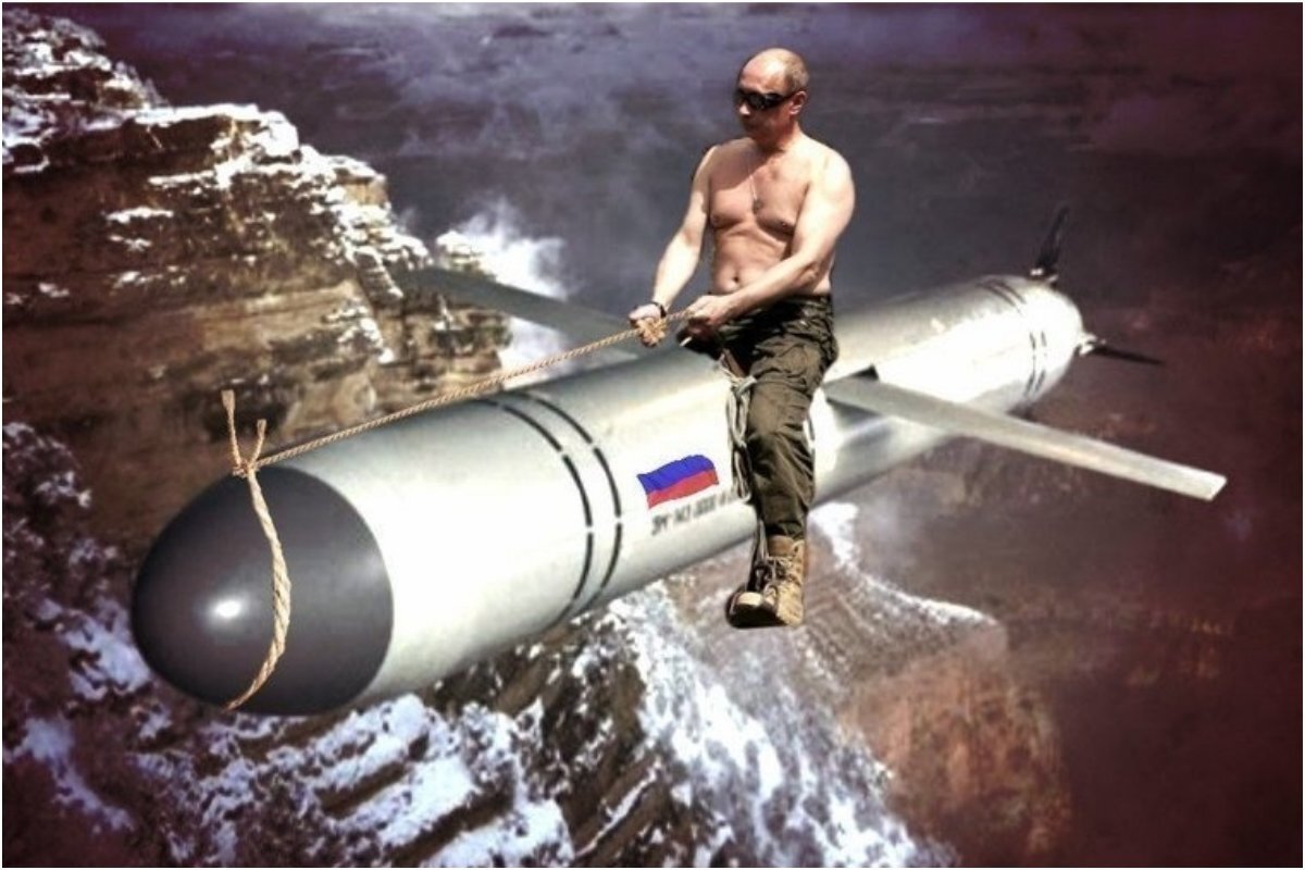 Путин верхом на ракете