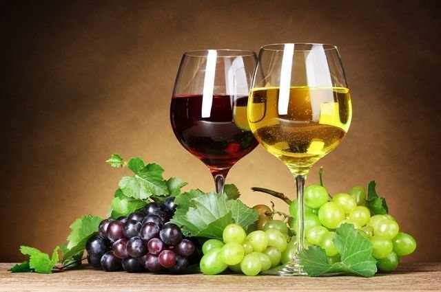 Ученые установили, какое количество вина полезно для сердца