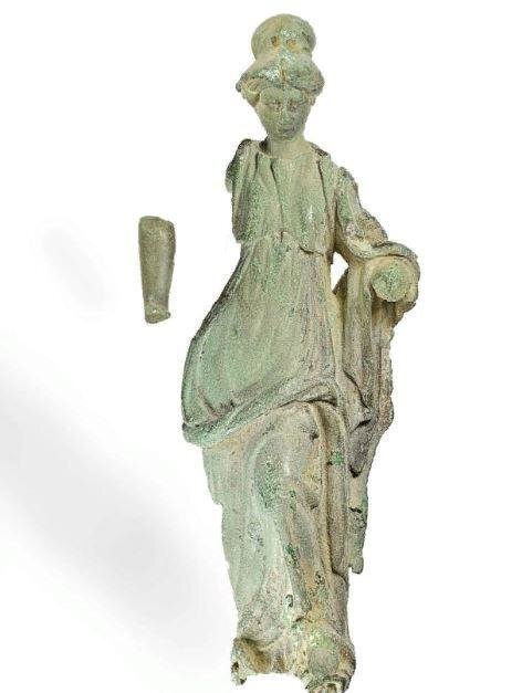 В Англии обнаружена древнеримская статуя Минервы в масляной ванне