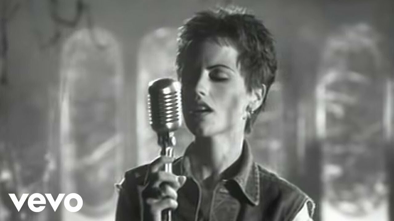 The cranberries you re gone. The Cranberries. Dolores o'Riordan 1996. The Cranberries 1996.