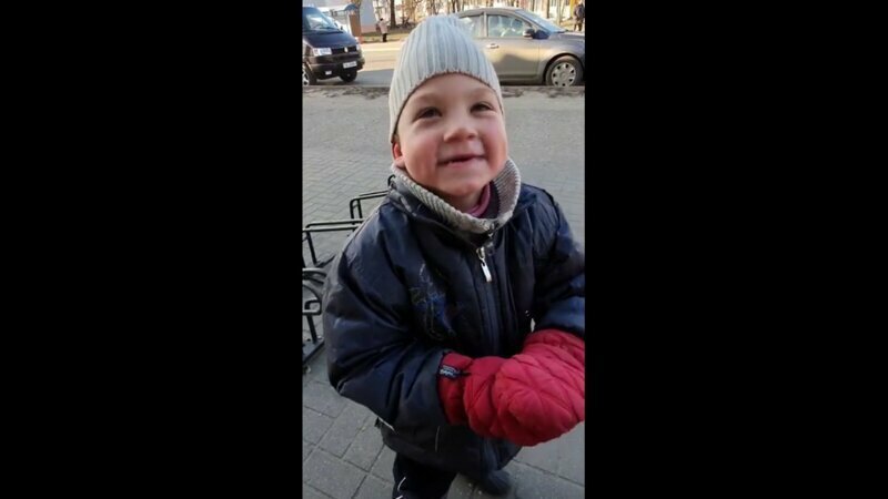 Мальчик хотел купить велосипед за три рубля, магазин отдал бесплатно, но подарок ему не понравился
