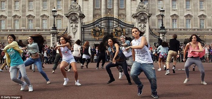 Big Dance Royal Flashmob (5 фото + видео)